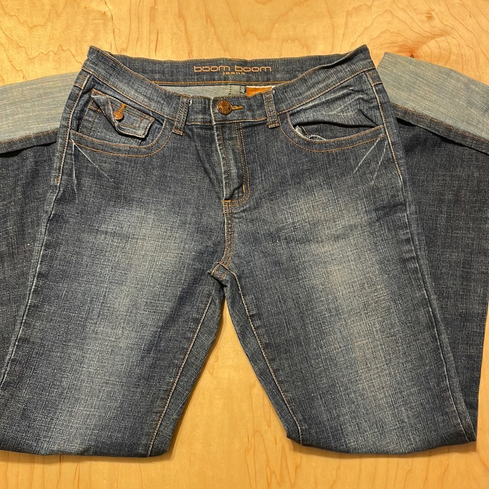 NWT BOOM BOOM SIZE 9 JUNIORS JEANS WITH 4” CUFF HEM AND 4 BUTTONS ON EACH LEG